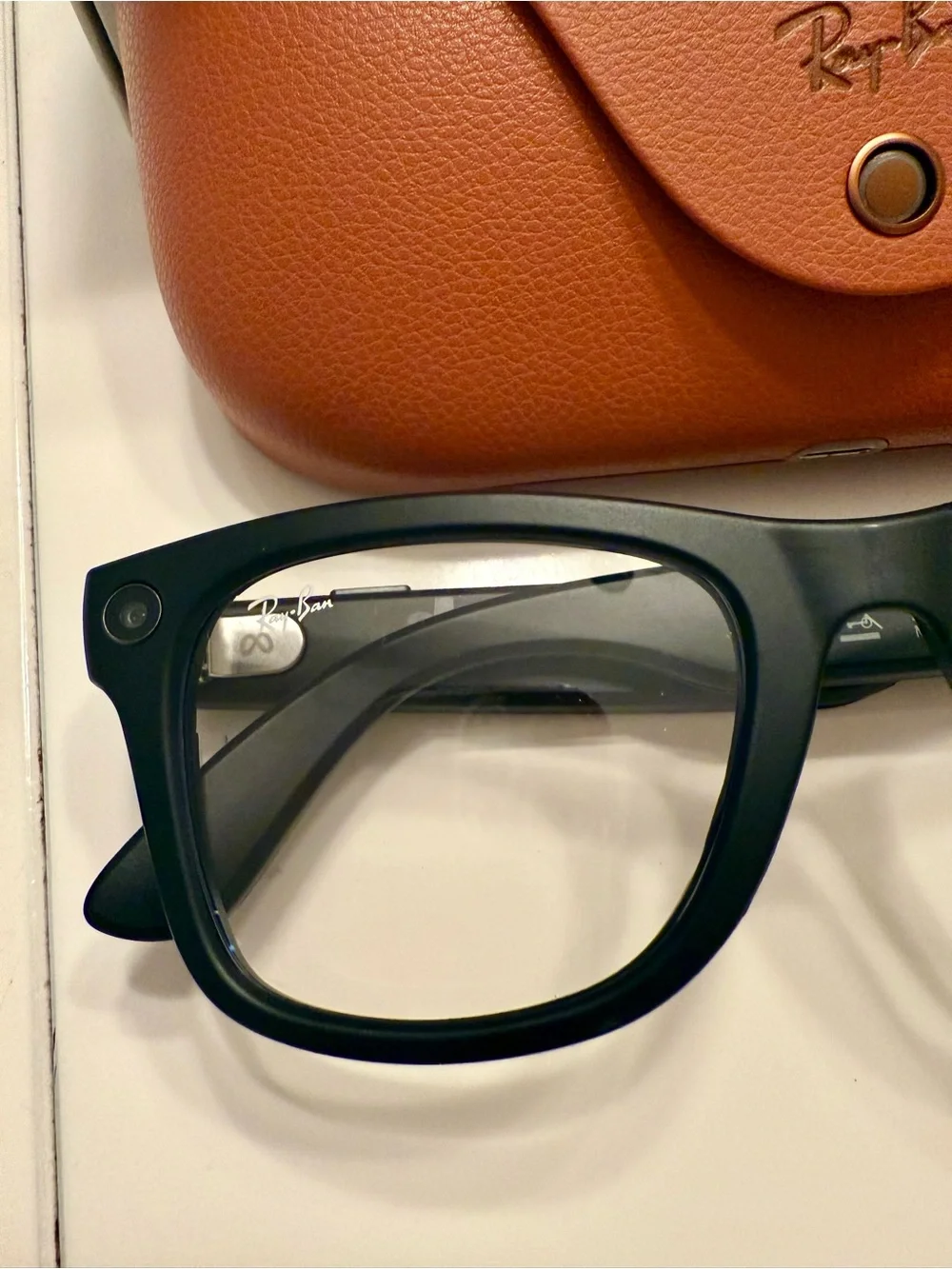 Ray-Ban Gen 1 Meta Smart Glasses with Brown Case (Light use) Open to Offers - Picture 3 of 5